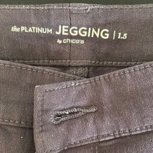 Chico's Platinum Jegging in Plum size 1.5 (U.S. 10)